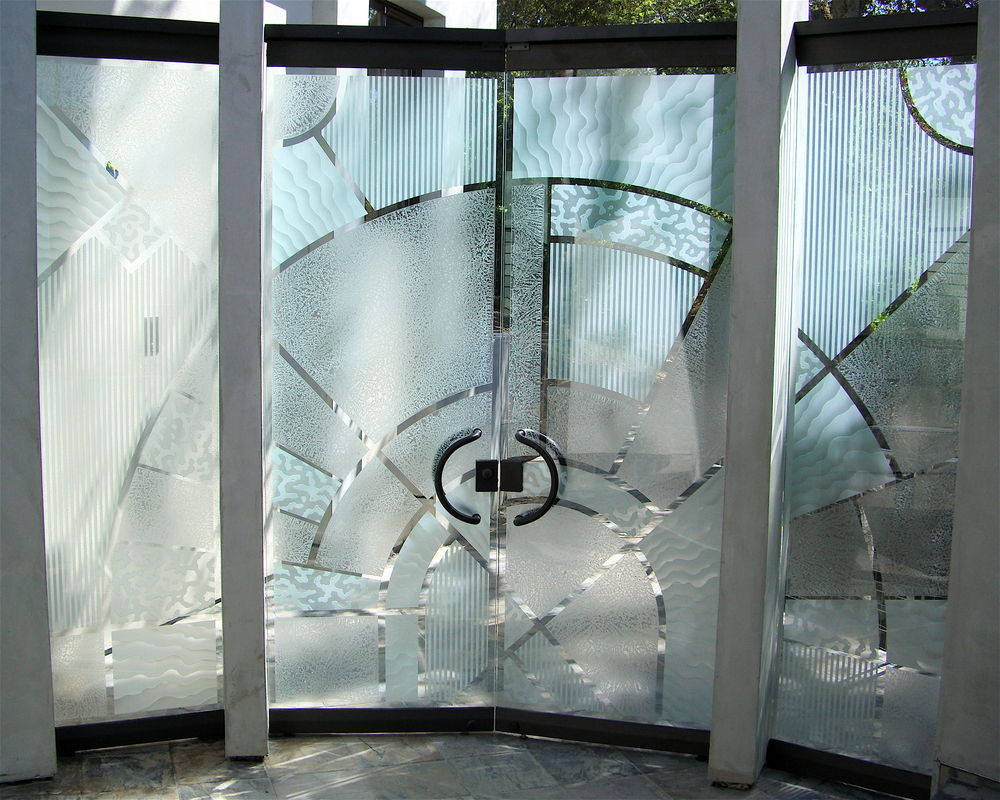 All Glass, Frameless Courtyard Entry System