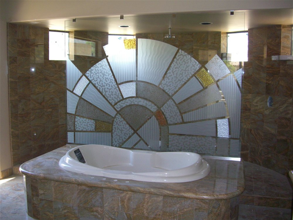 Geometric glass pattern "Matrix" on Tub/Shower Divider Glass