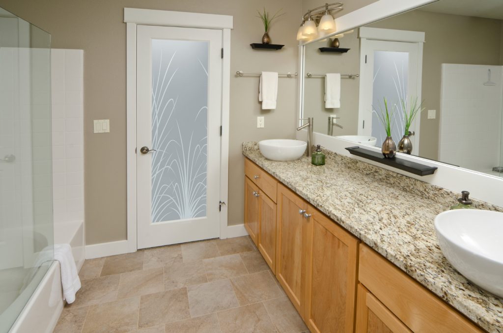 Hinged safe glass door for bathrooms with frosted privacy effect