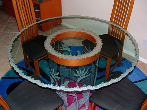 Semi-Private Table Base with Sandblast Etched Glass Art by Sans Soucie Featuring Curved Glass Geometric Design