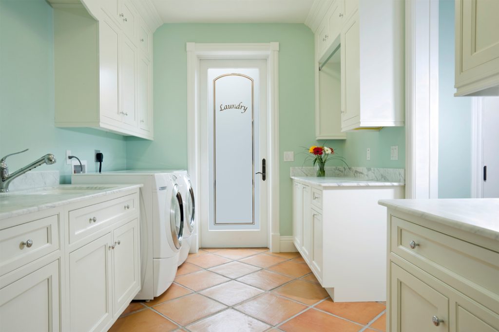 Laundry room with frosted glass laundry door