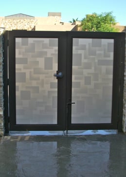 Semi-Private Gate Insert with Sandblast Etched Glass Art by Sans Soucie Featuring Cubes Tall Geometric Design