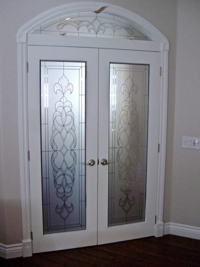 Double doors featuring Faux Bevels glass design