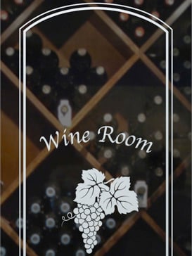 Art Glass Wine Insert Featuring Sandblast Frosted Glass by Sans Soucie for Not Private with Grapes & Ivy Grape Cluster Arched Border with Text Design