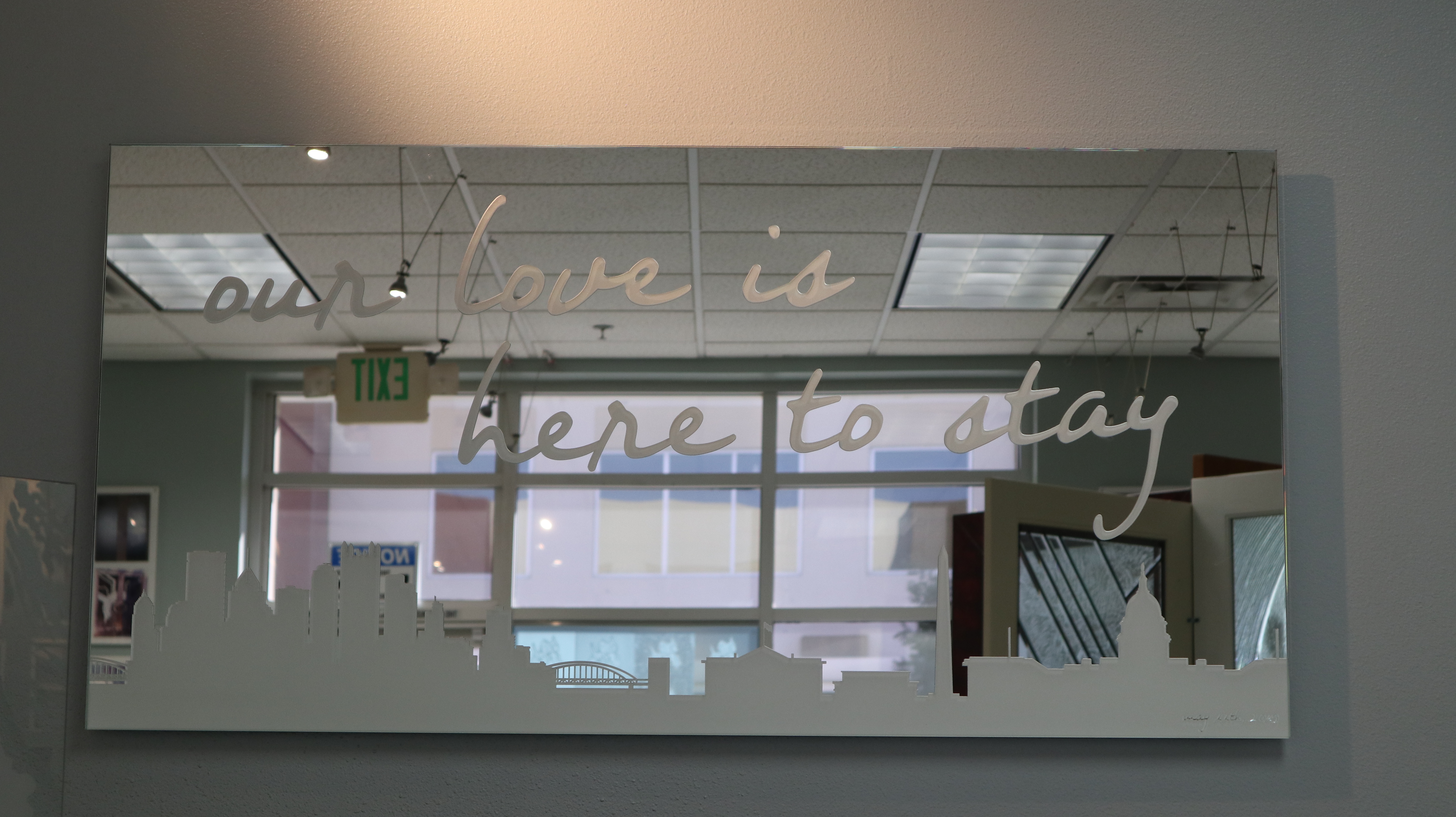 here-to-stay-3D-decorative mirrors with etched designs