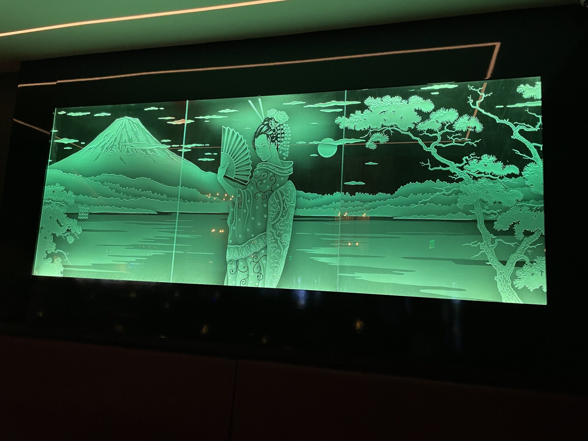 Geisha in beautiful landscape mount fuji frosted carved glass