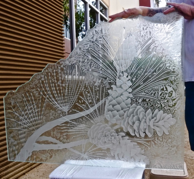 pine cones sandblast gluechip glass 3D Enhanced carved effect on gluechip glass by sans soucie
