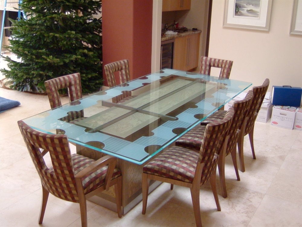 Modern Design Geometric Isomer Semi-Private 3D Enhanced Clear Glass Finish Dining Glass Table Sans Soucie 