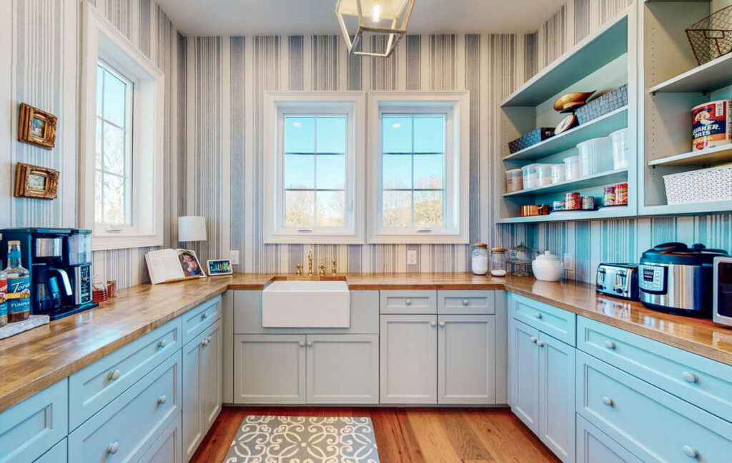 country traditional style design butlers pantry walk-in butlers pantry