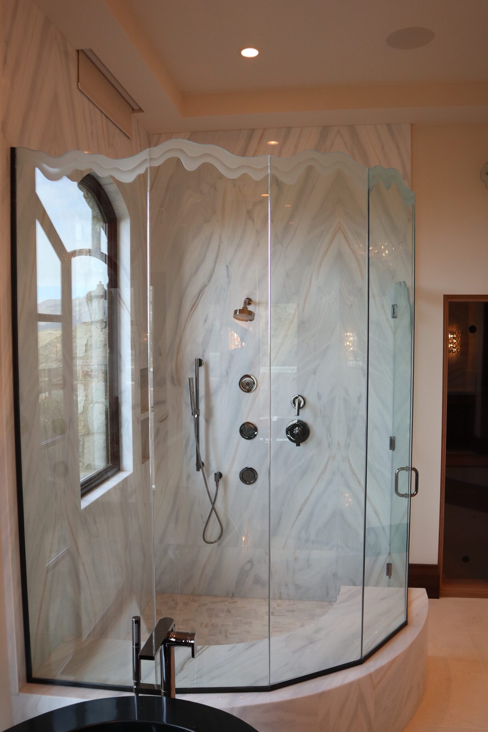 Shoreline Thin Edge Not Private Edge 3D Enhanced Clear Glass Finish Shower Enclosure Sans Soucie