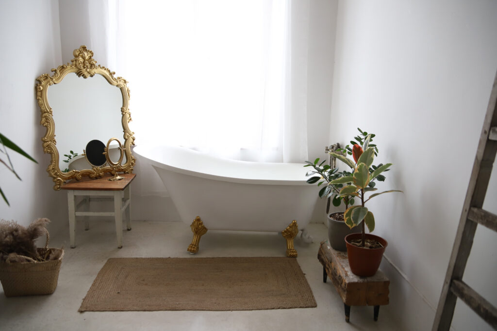 vintage decor style victorian bathroom