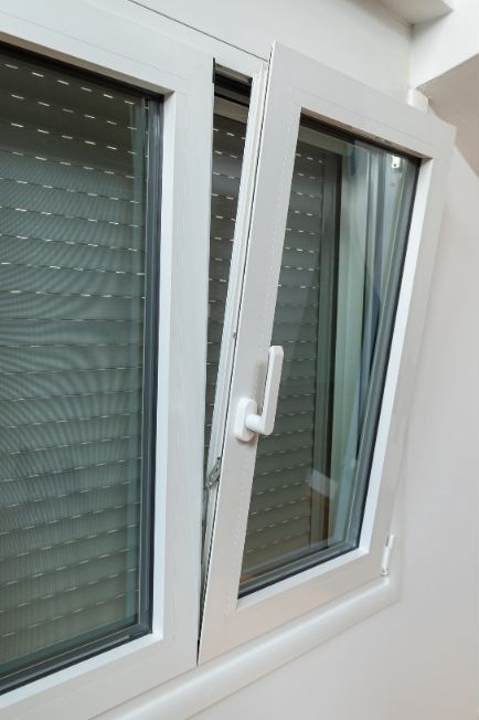 tilt and turn shower window