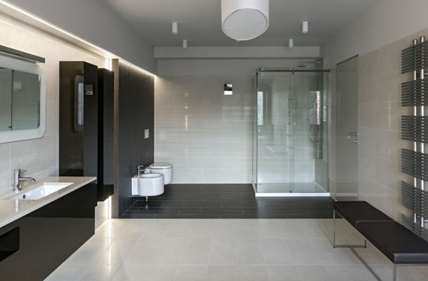 Corner shower door with clear glass